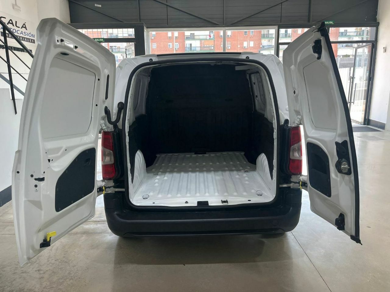 Toyota Proace City 1.5D 75kW 100CV GX 650kg Media  - Foto 5