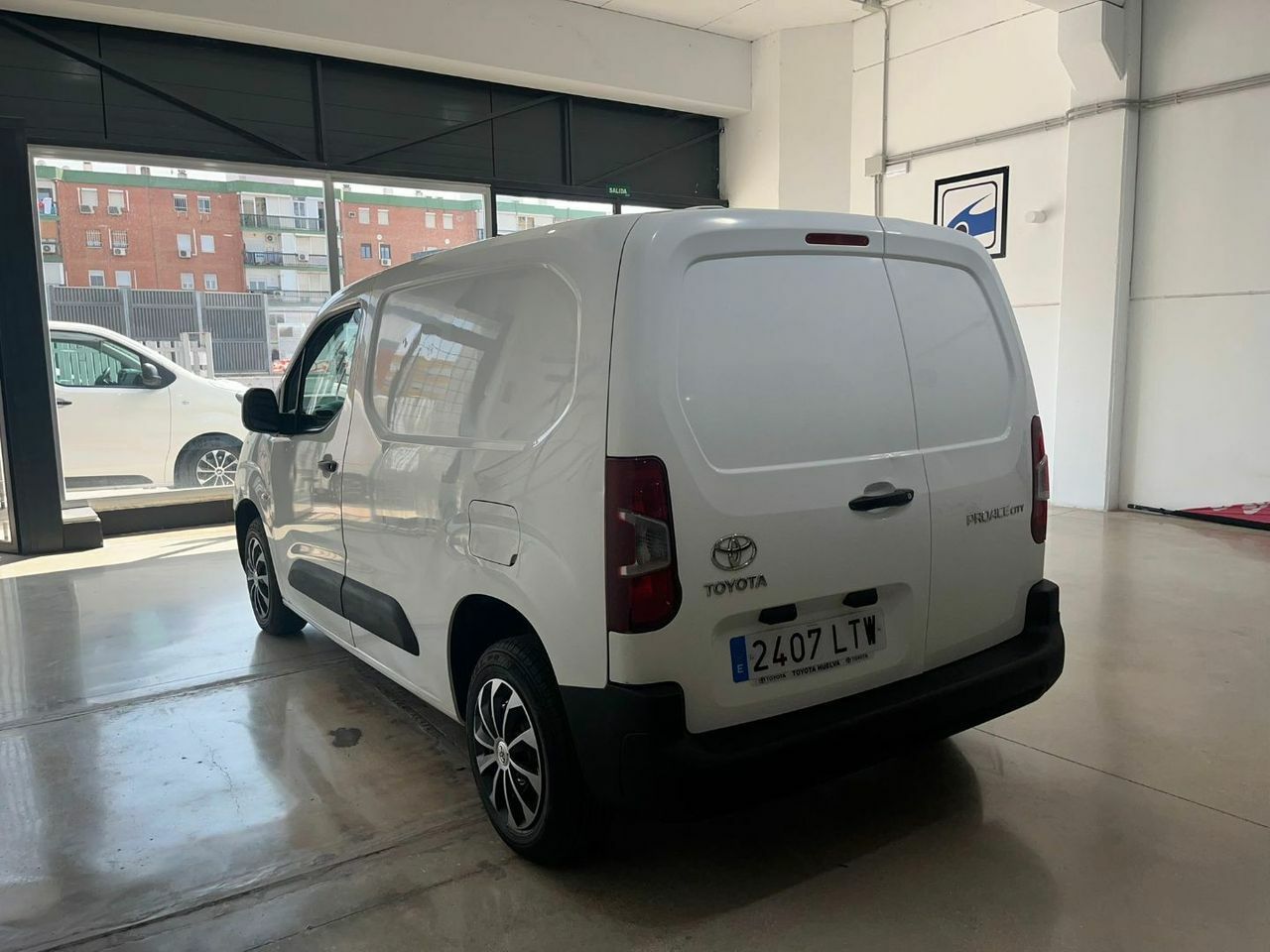 Toyota Proace City 1.5D 75kW 100CV GX 650kg Media  - Foto 9
