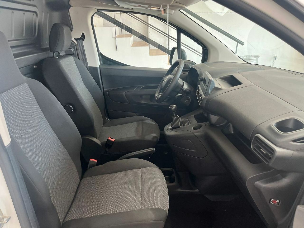 Toyota Proace City 1.5D 75kW 100CV GX 650kg Media  - Foto 7