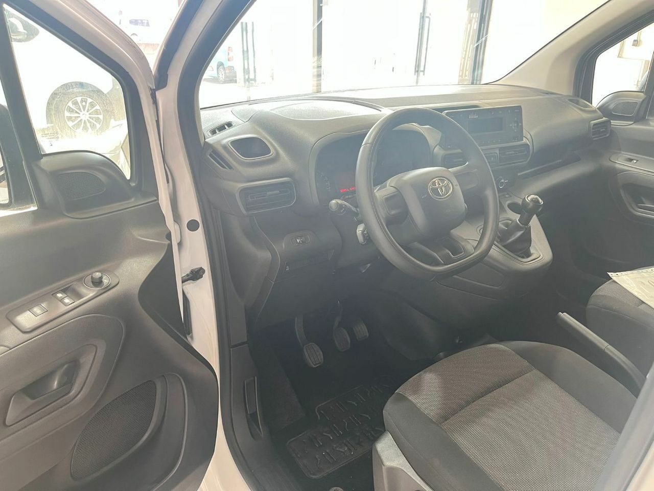 Toyota Proace City 1.5D 75kW 100CV GX 650kg Media  - Foto 13