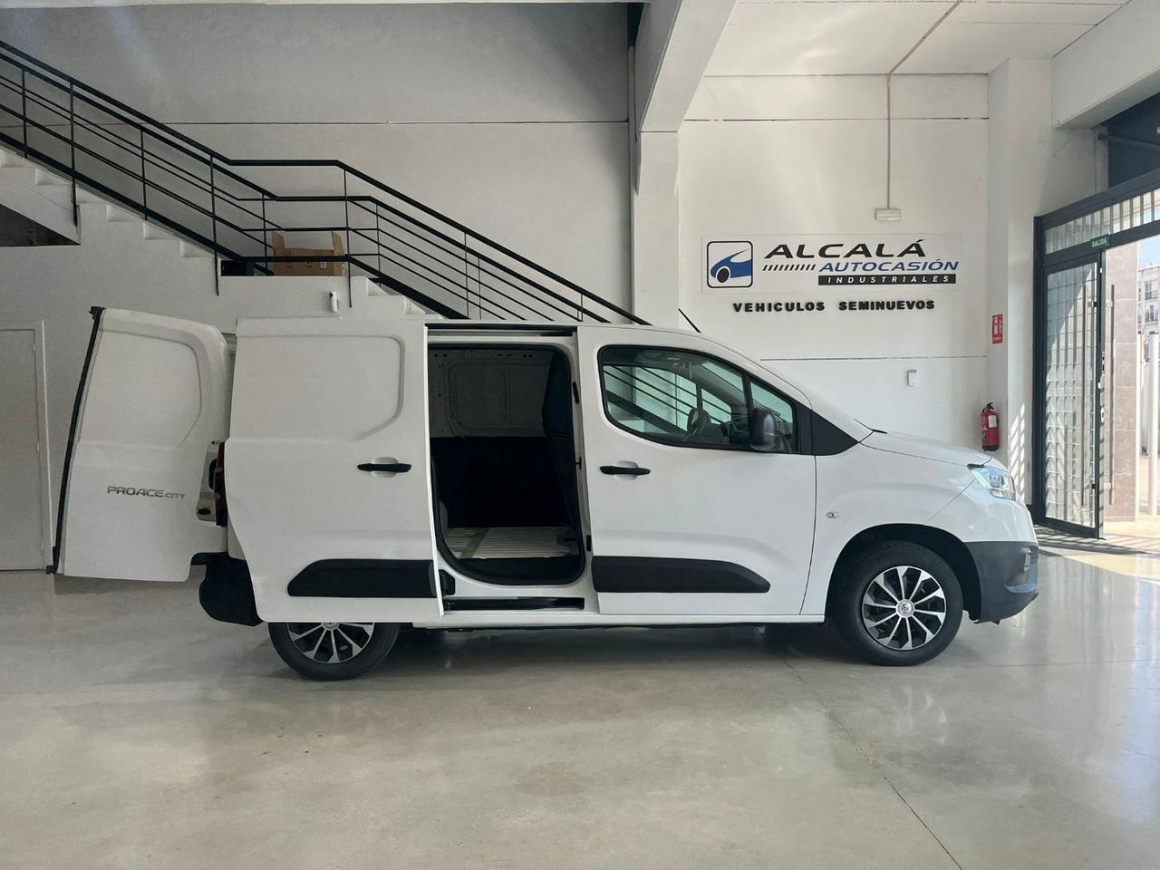 Toyota Proace City 1.5D 75kW 100CV GX 650kg Media  - Foto 27