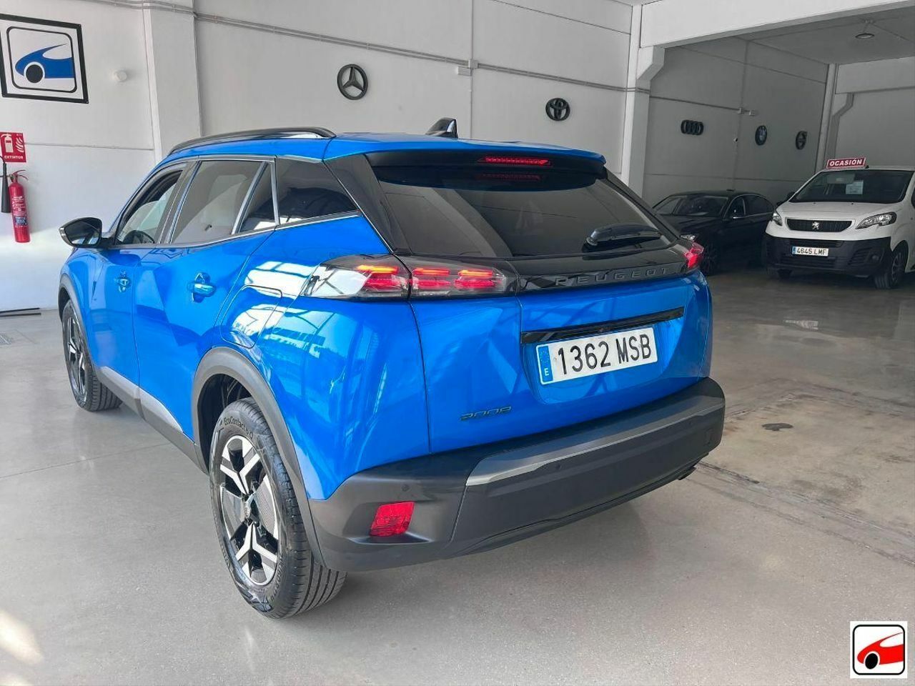 Peugeot 2008 Allure Gasolina 100 SS 6 Vel. MAN  - Foto 30