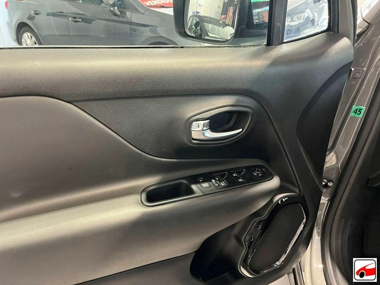 Jeep Renegade Night Eagle II 1.0G 88kW 120CV 4x2  - Foto 19