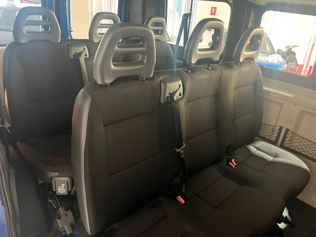 Peugeot Boxer Combi 59 Pl. 330 L1H1 BlueHDi 110 2.0  - Foto 18