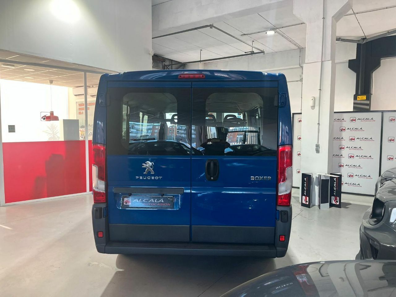 Peugeot Boxer Combi 59 Pl. 330 L1H1 BlueHDi 110 2.0  - Foto 5