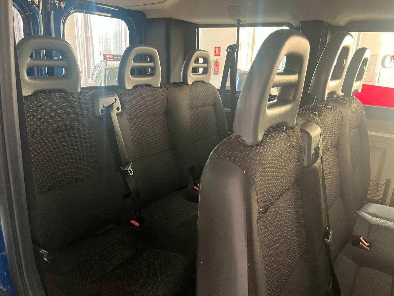 Peugeot Boxer Combi 59 Pl. 330 L1H1 BlueHDi 110 2.0  - Foto 14