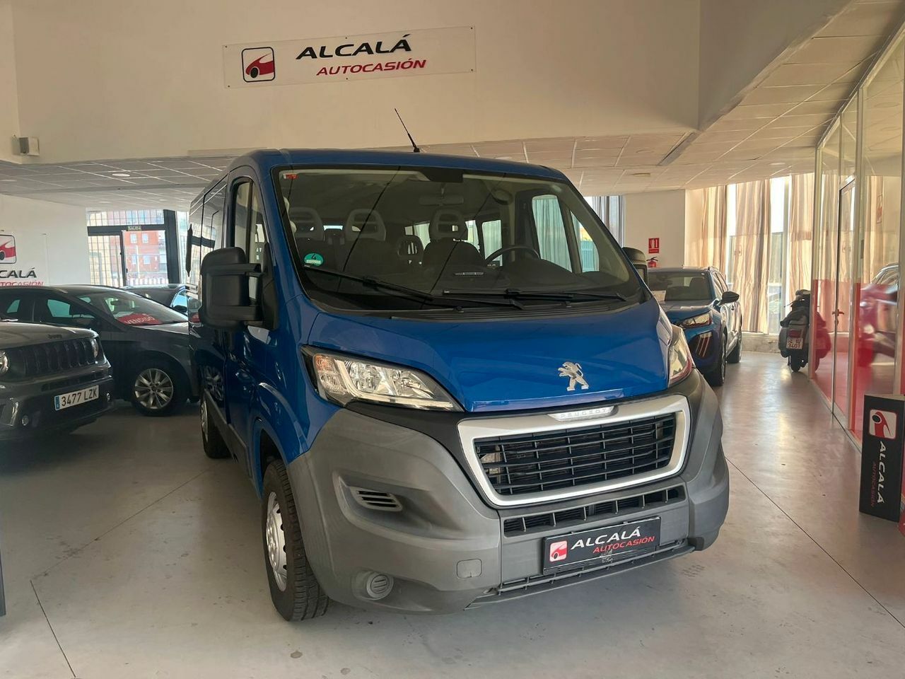 Peugeot Boxer Combi 59 Pl. 330 L1H1 BlueHDi 110 2.0  - Foto 13