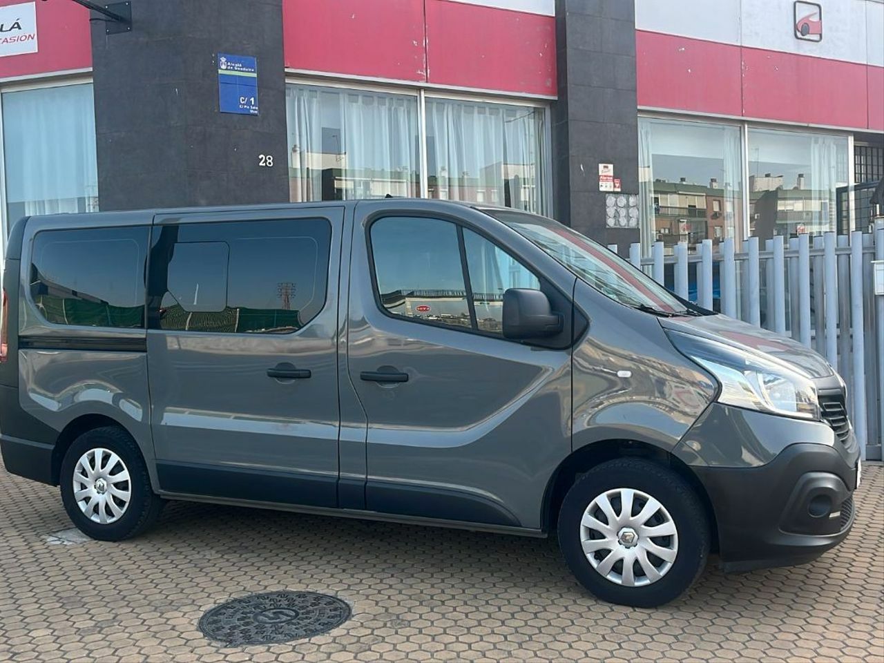 Renault Trafic SL LIMITED Energy dCi 88 kW 120 CV SS  - Foto 3