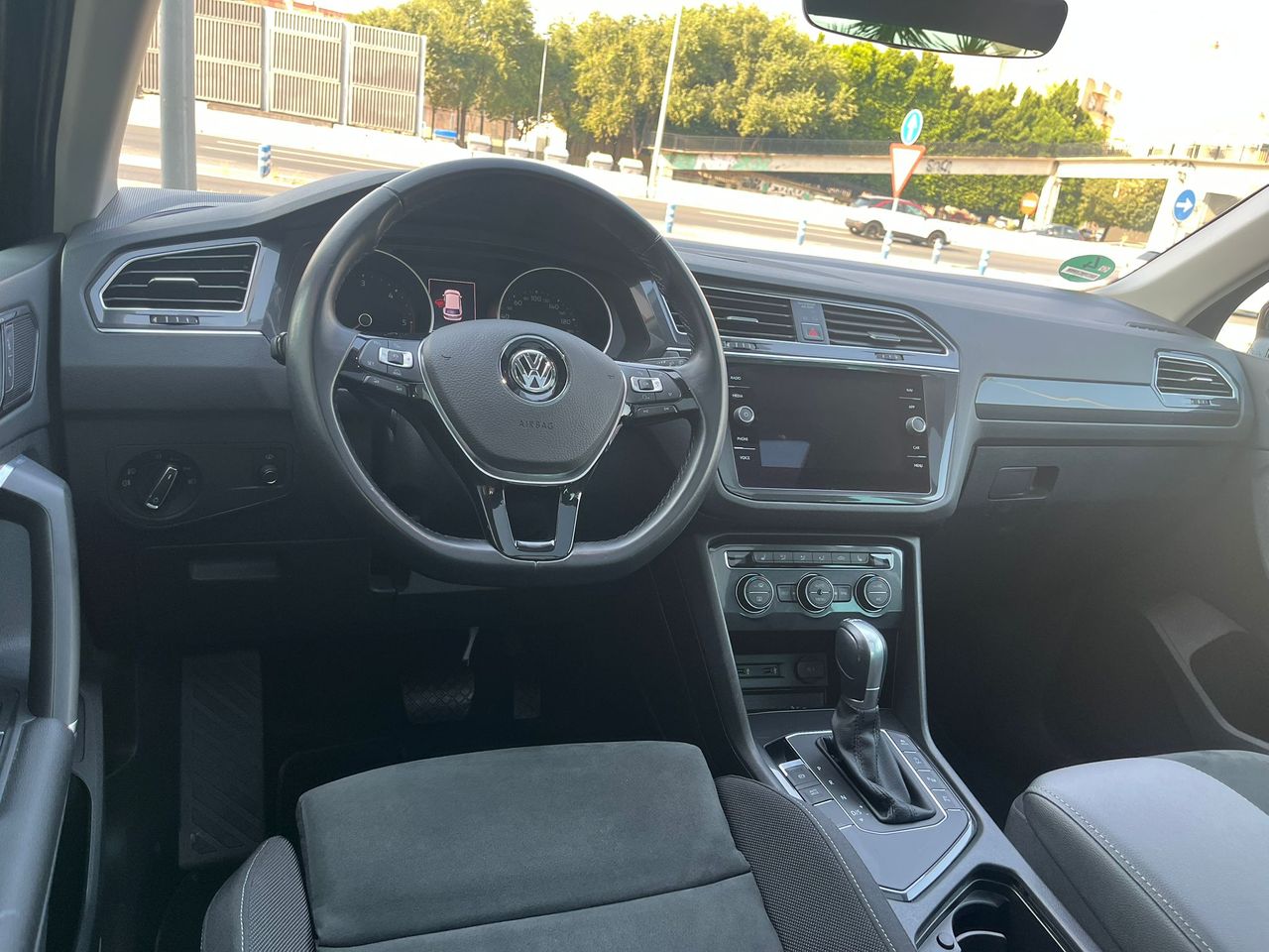 Volkswagen Tiguan 2.0 TDI SPORT DSG 150CV - Foto 9
