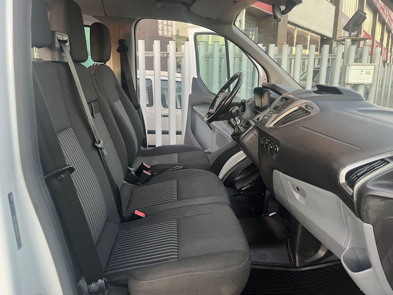 Ford Transit Custom KOMBI 2.0 TDCi 310 L1H1 105CV - Foto 3