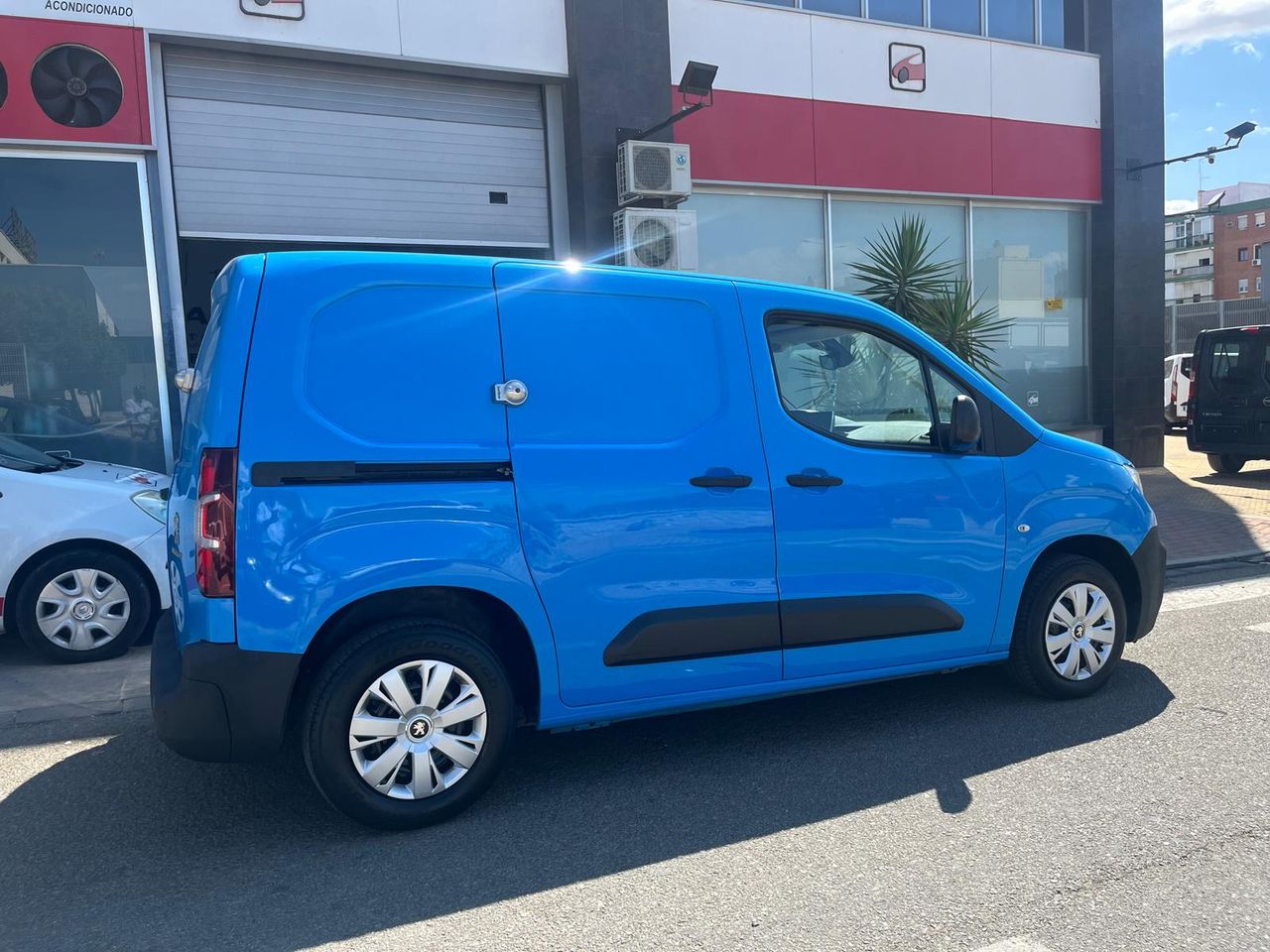 Peugeot Partner PREMIUM STANDARD BlueHDI 75cv - Foto 14
