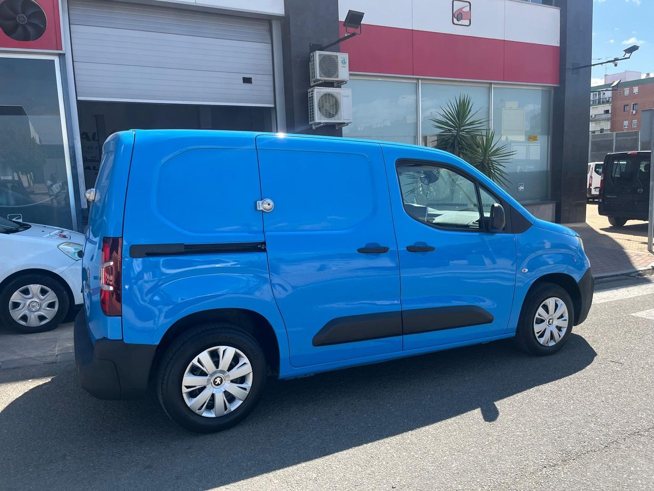 Peugeot Partner PREMIUM STANDARD BlueHDI 75cv - Foto 24