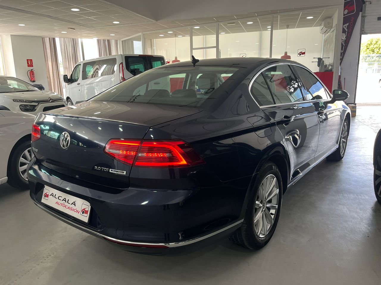 Volkswagen Passat 2.0 TDI HIGHLINE 150CV - Foto 18