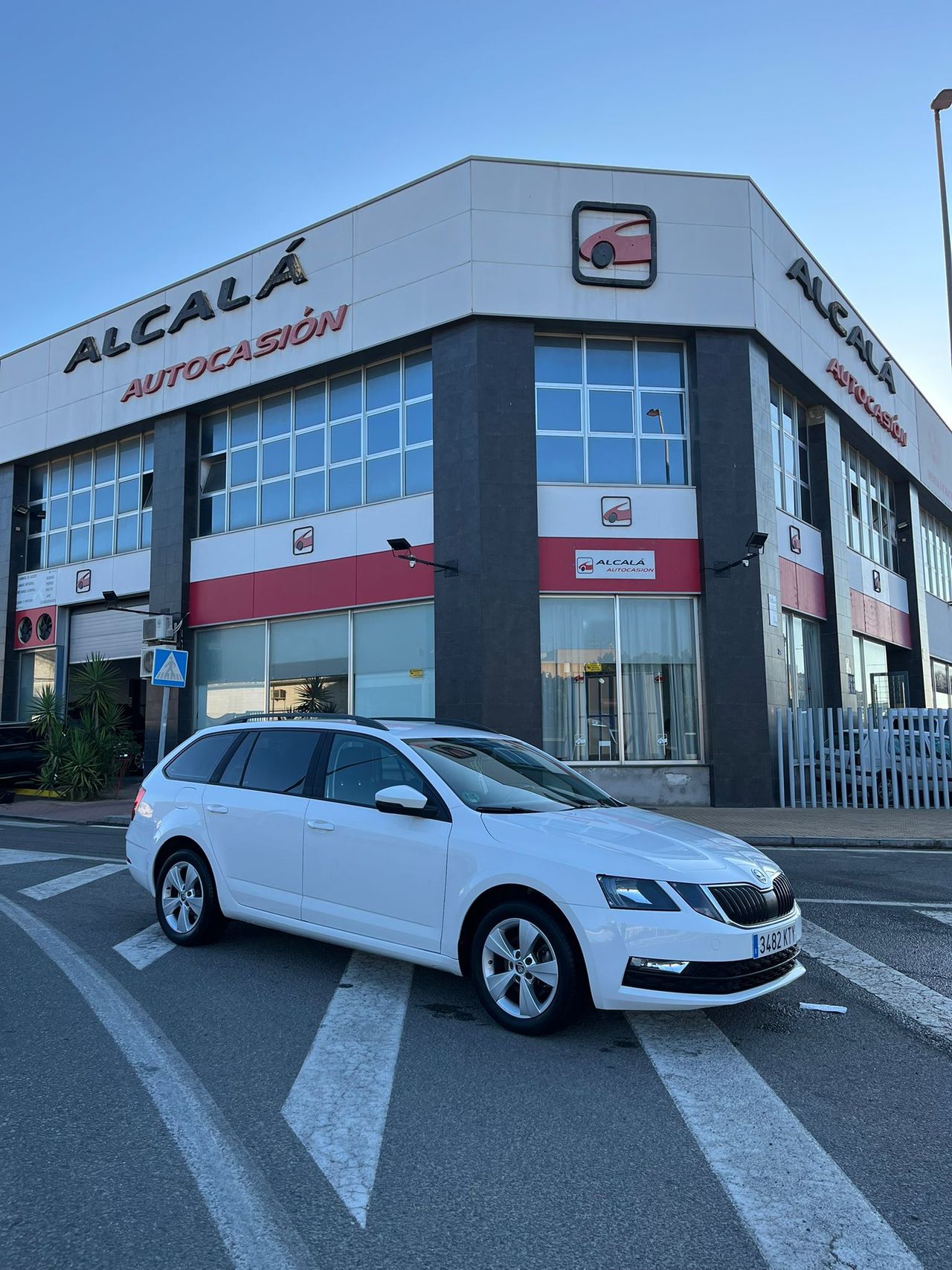 Skoda Octavia Combi 1.0 TSI Ambition 115cv - Foto 29
