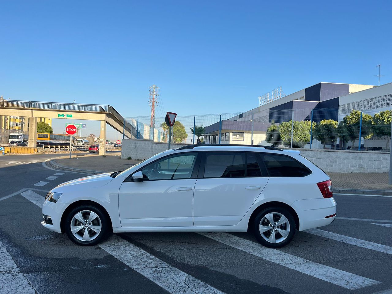 Skoda Octavia Combi 1.0 TSI Ambition 115cv - Foto 14