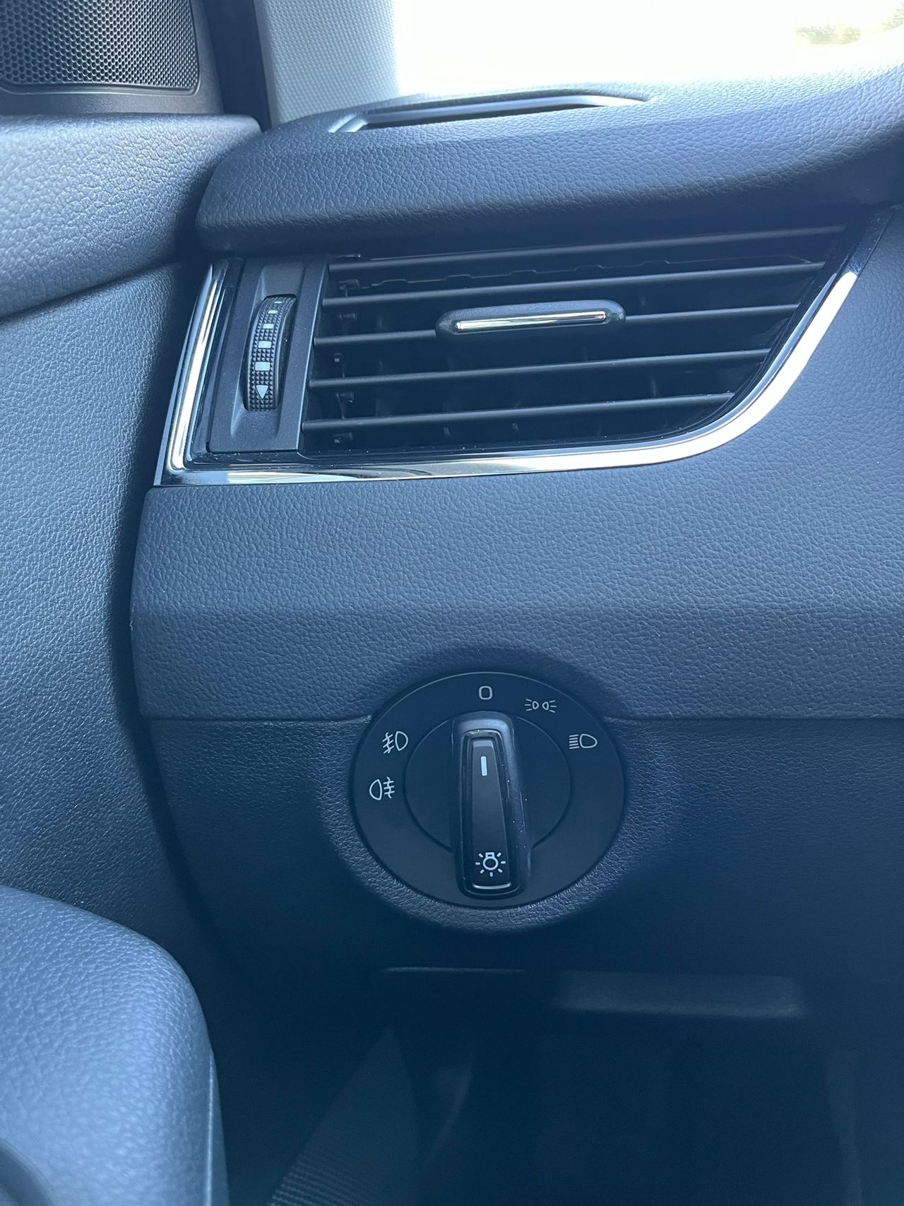 Skoda Octavia Combi 1.0 TSI Ambition 115cv - Foto 9