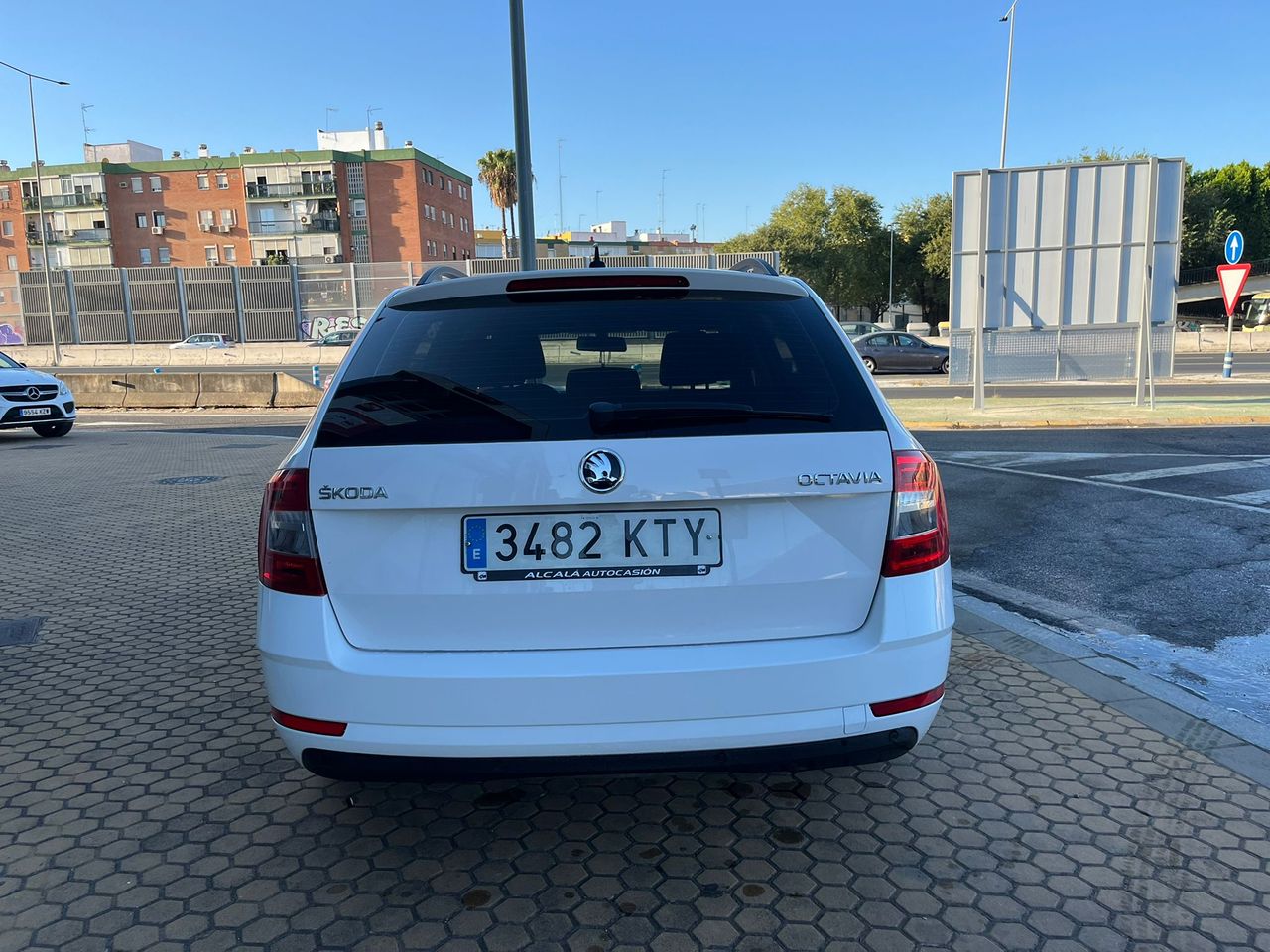 Skoda Octavia Combi 1.0 TSI Ambition 115cv - Foto 48