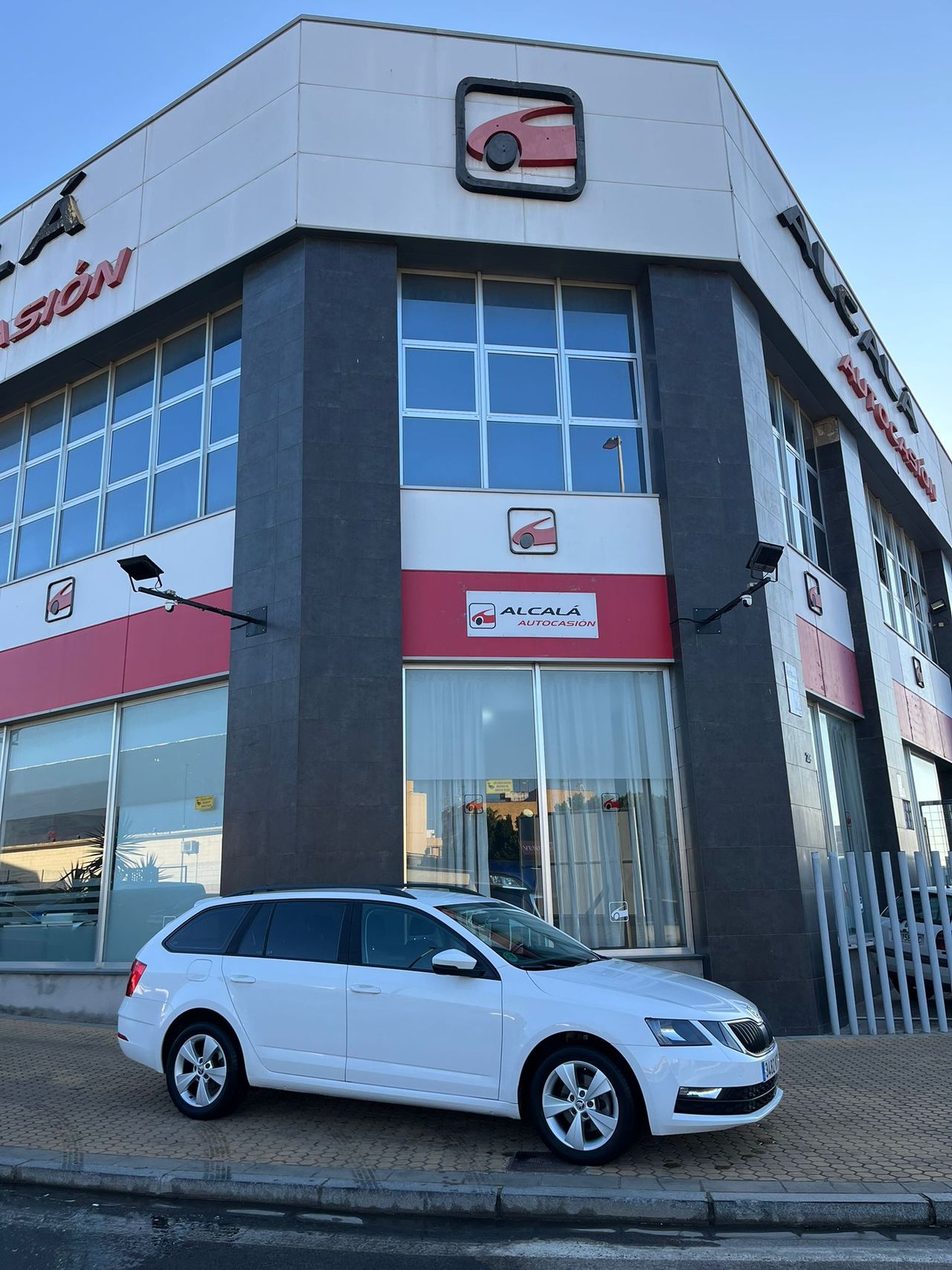 Skoda Octavia Combi 1.0 TSI Ambition 115cv - Foto 50