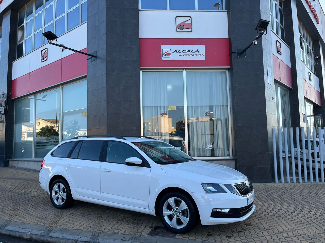 Skoda Octavia Combi 1.0 TSI Ambition 115cv - Foto 36