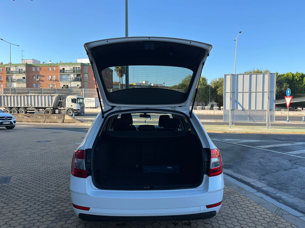 Skoda Octavia Combi 1.0 TSI Ambition 115cv - Foto 6