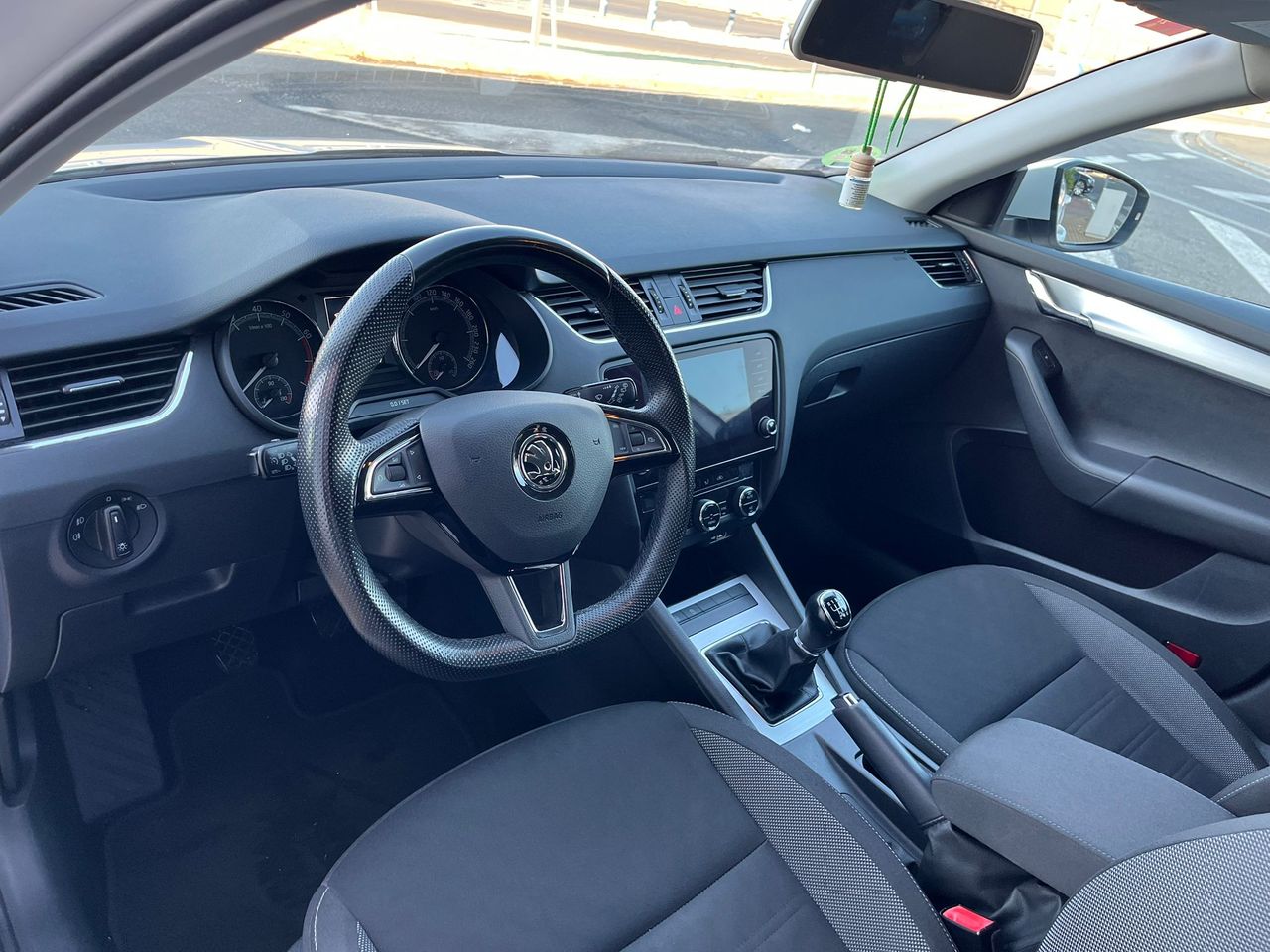 Skoda Octavia Combi 1.0 TSI Ambition 115cv - Foto 17