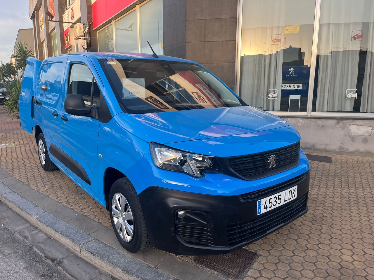 Peugeot Partner PREMIUM STANDARD BlueHDI 75cv - Foto 21