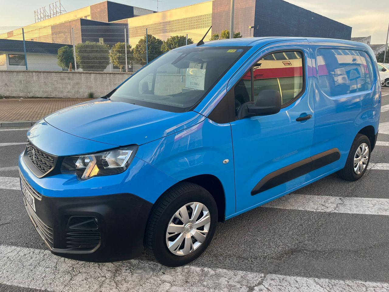 Peugeot Partner PREMIUM STANDARD BlueHDI 75cv - Foto 13