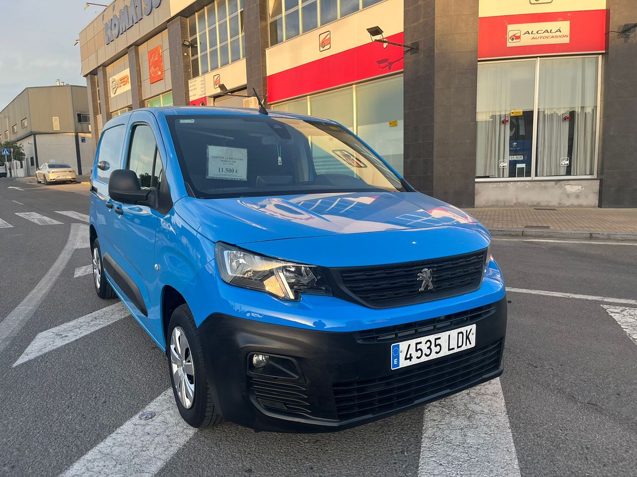 Peugeot Partner PREMIUM STANDARD BlueHDI 75cv - Foto 17