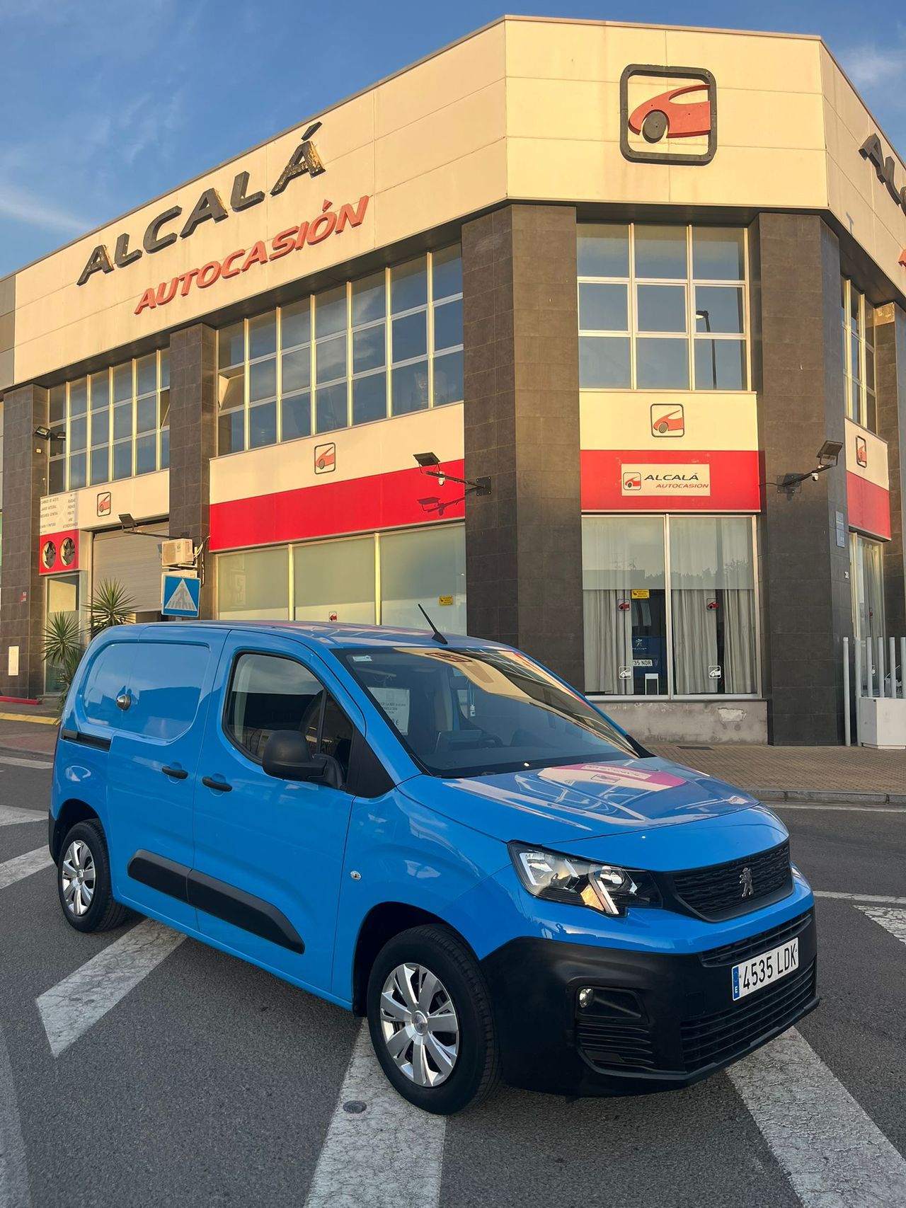 Peugeot Partner PREMIUM STANDARD BlueHDI 75cv - Foto 6