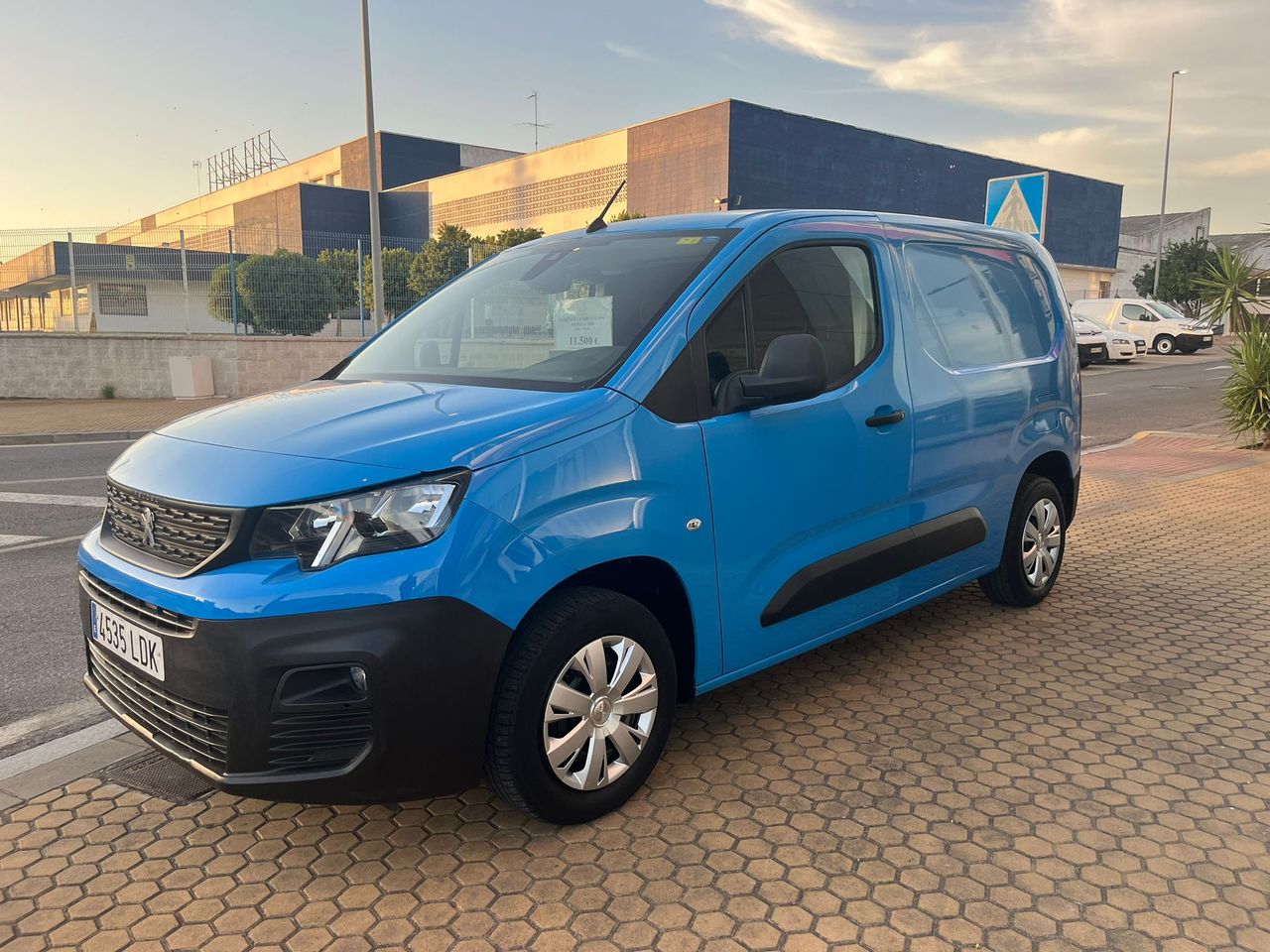 Peugeot Partner PREMIUM STANDARD BlueHDI 75cv - Foto 4