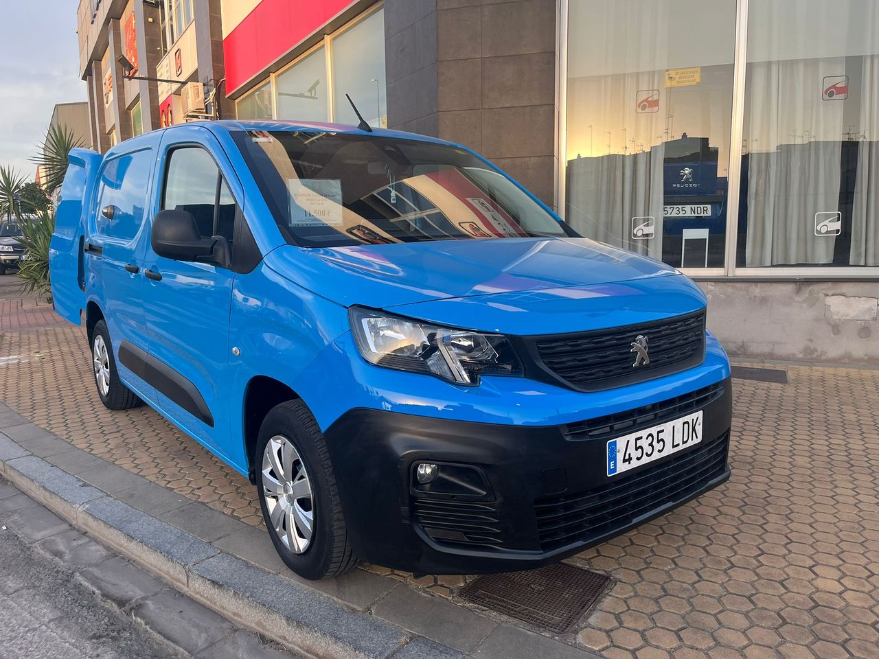 Peugeot Partner PREMIUM STANDARD BlueHDI 75cv - Foto 19