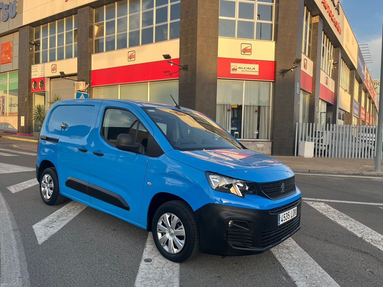 Peugeot Partner PREMIUM STANDARD BlueHDI 75cv - Foto 8