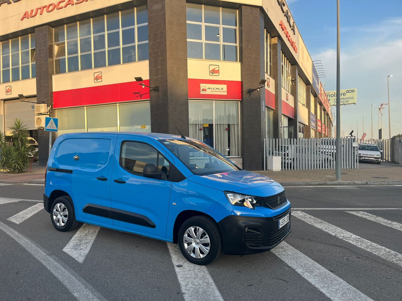 Peugeot Partner PREMIUM STANDARD BlueHDI 75cv - Foto 15