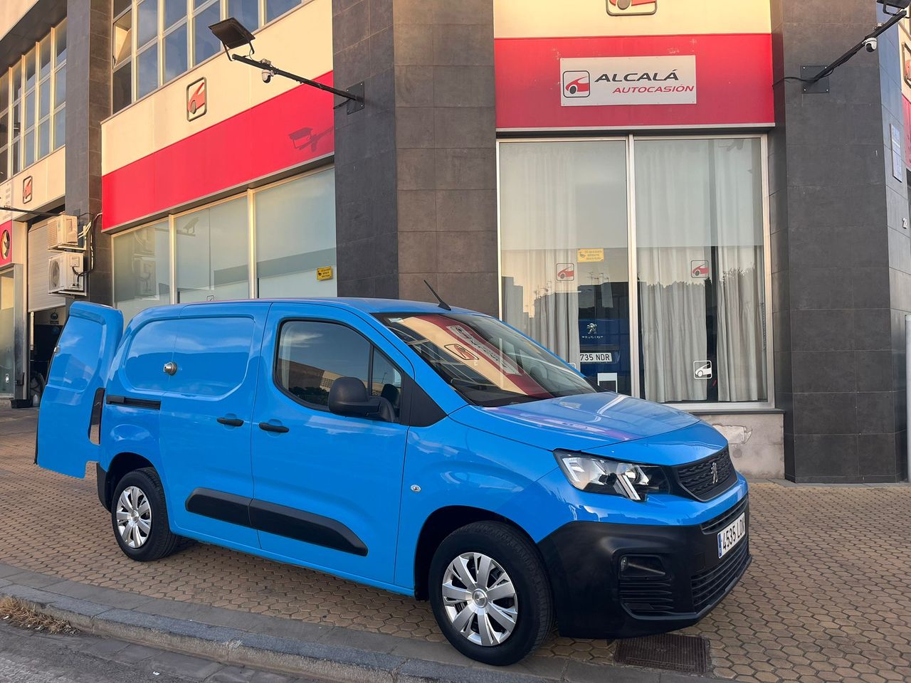 Peugeot Partner PREMIUM STANDARD BlueHDI 75cv - Foto 12
