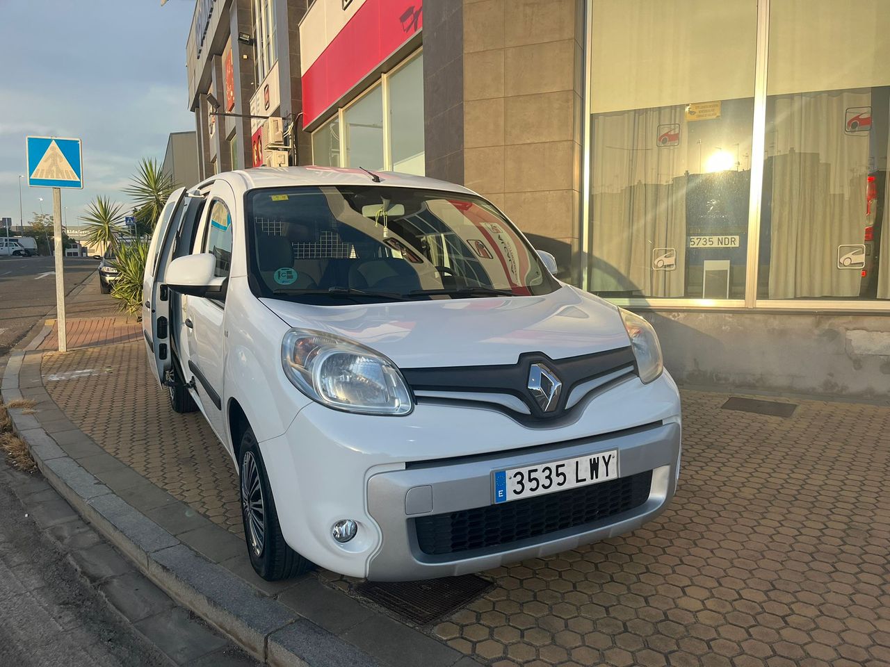 Renault Kangoo Combi MAXI 1.5 DCI 90CV - Foto 42