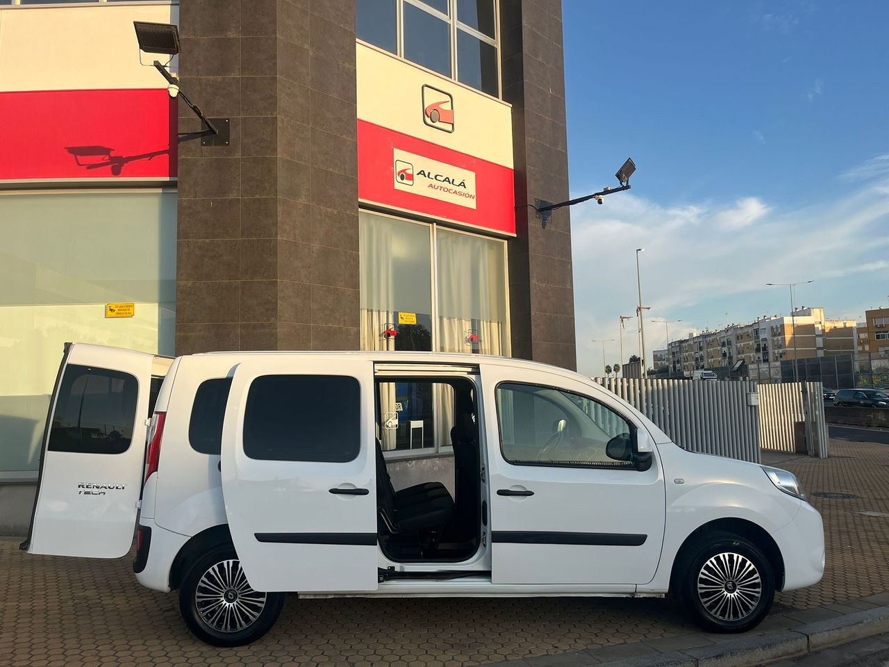 Renault Kangoo Combi MAXI 1.5 DCI 90CV - Foto 36