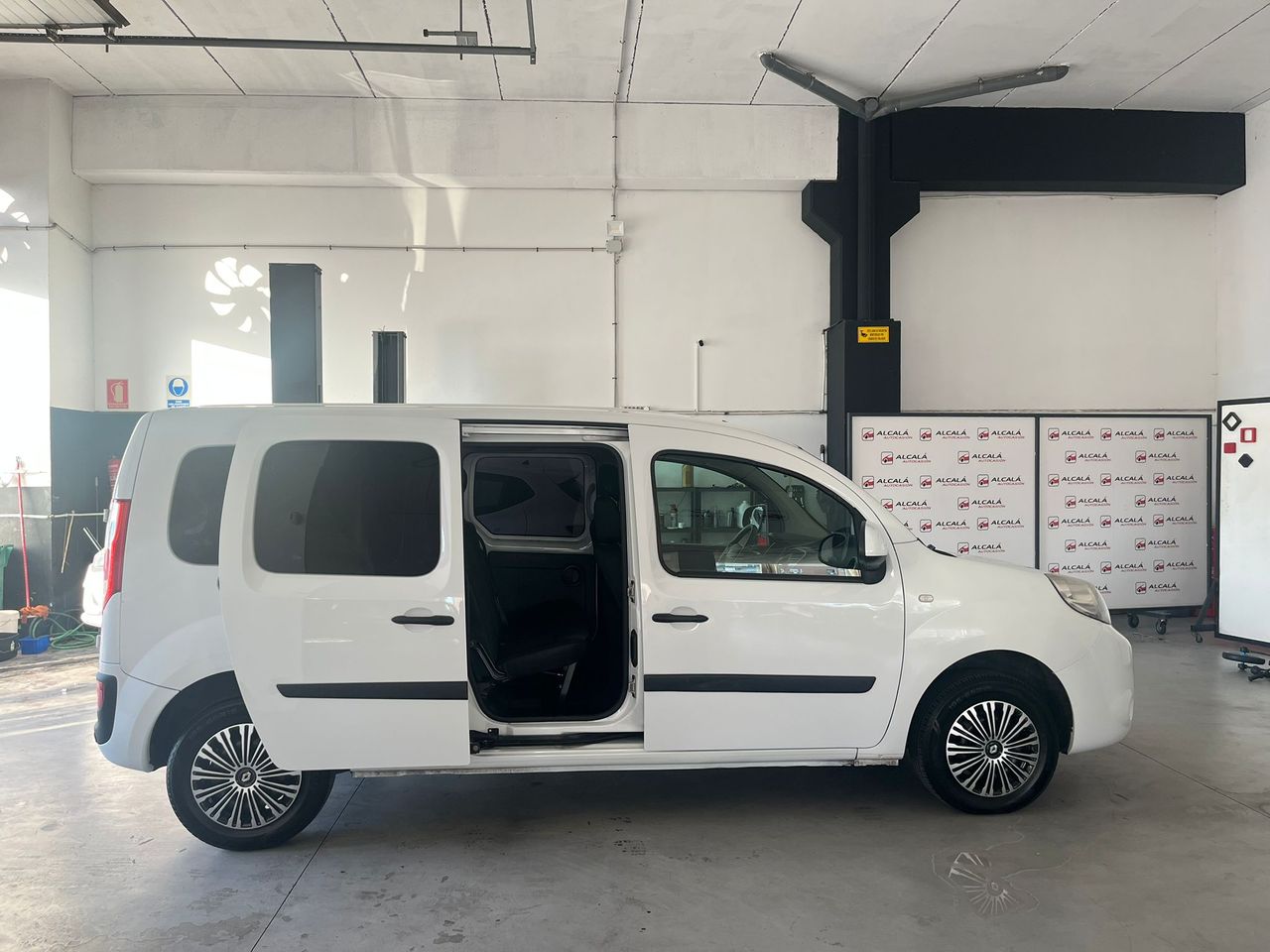 Renault Kangoo Combi MAXI 1.5 DCI 90CV - Foto 19
