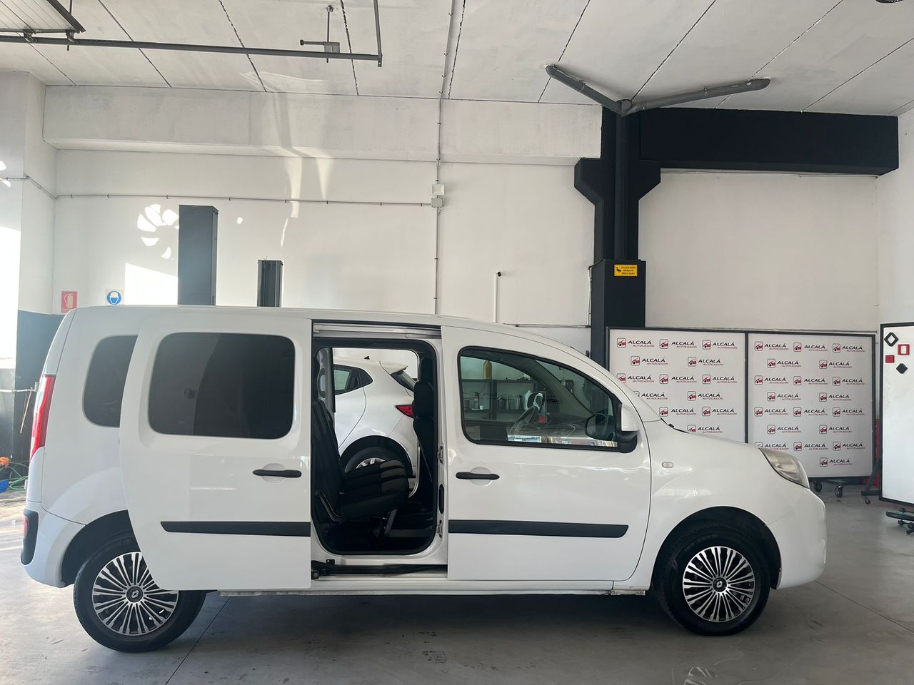 Renault Kangoo Combi MAXI 1.5 DCI 90CV - Foto 12