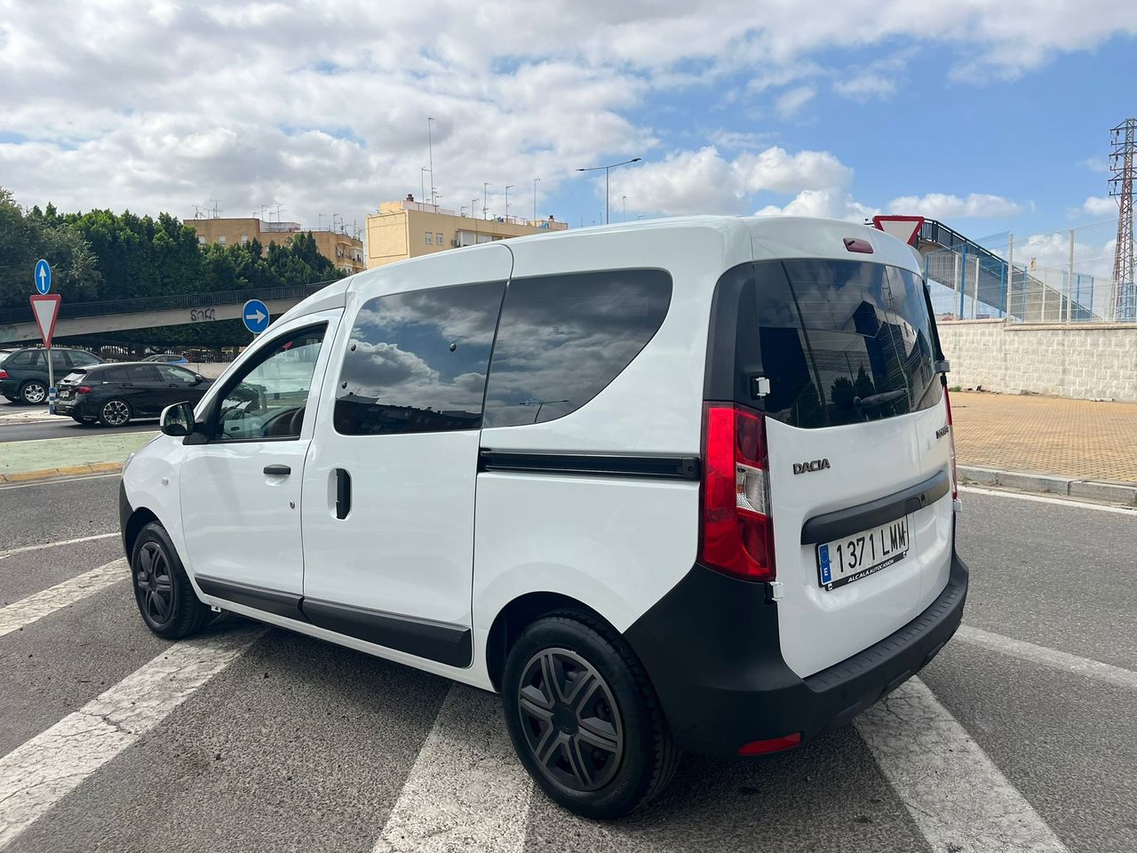 Dacia Dokker Combi 1.6 GLP ESSENTIAL 110CV - Foto 22