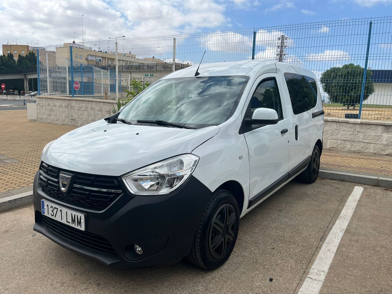 Dacia Dokker Combi 1.6 GLP ESSENTIAL 110CV - Foto 30