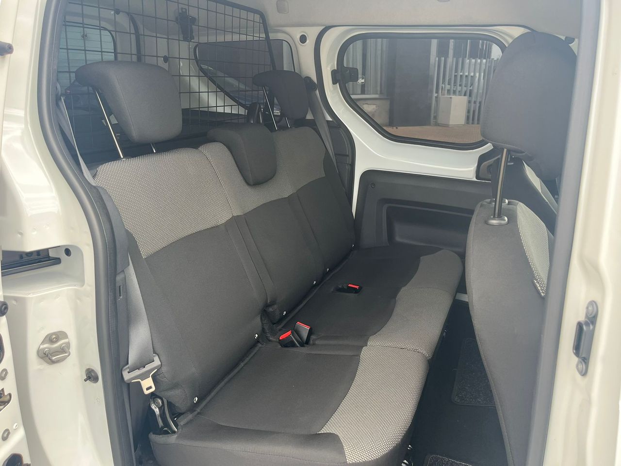 Dacia Dokker Combi 1.6 GLP ESSENTIAL 110CV - Foto 8
