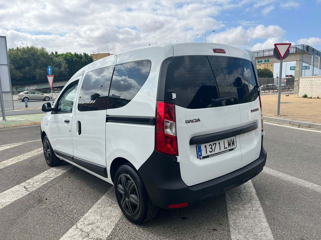 Dacia Dokker Combi 1.6 GLP ESSENTIAL 110CV - Foto 33