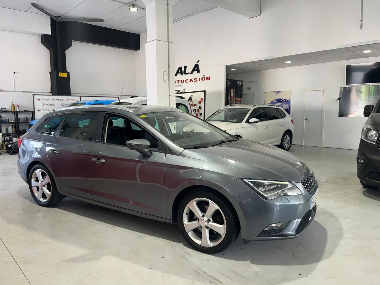 Seat Leon ST 1.6 TDI SYLE 110CV - Foto 15