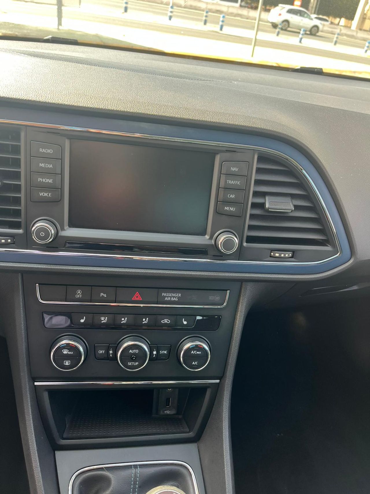 Seat Leon ST 1.6 TDI SYLE 110CV - Foto 17
