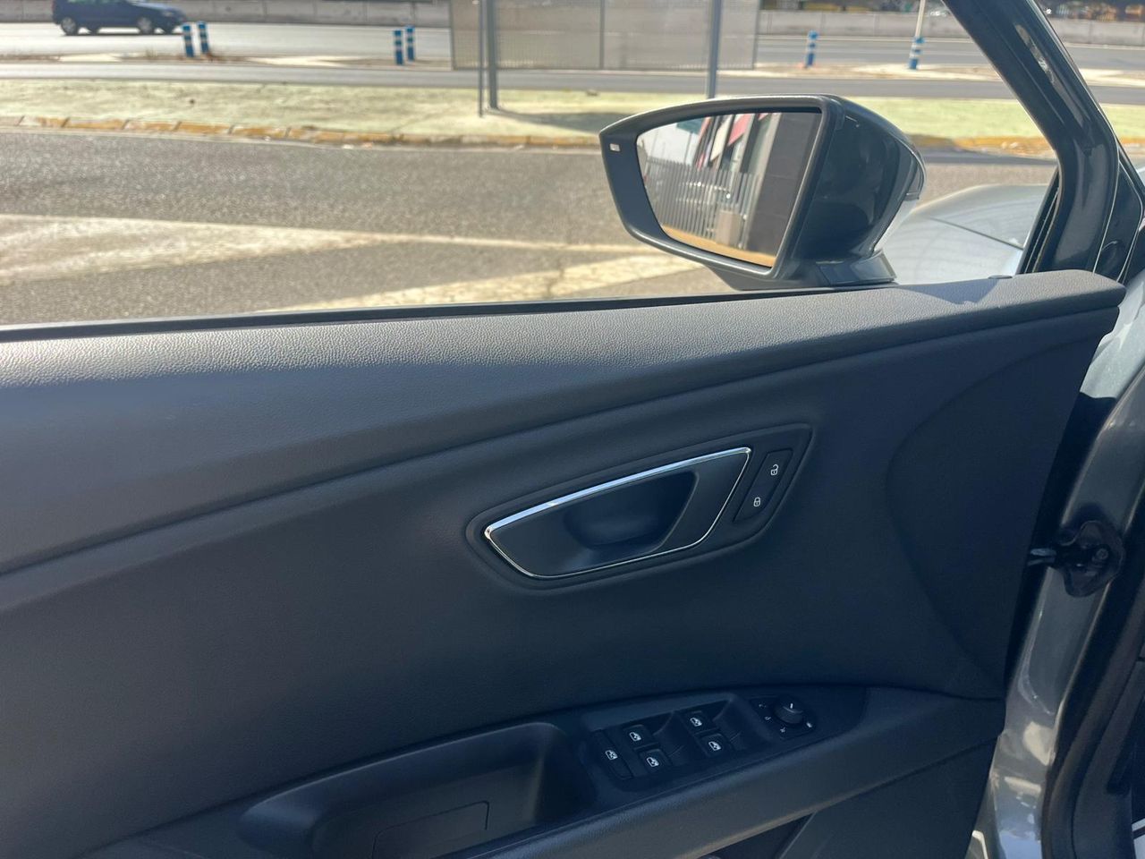 Seat Leon ST 1.6 TDI SYLE 110CV - Foto 27