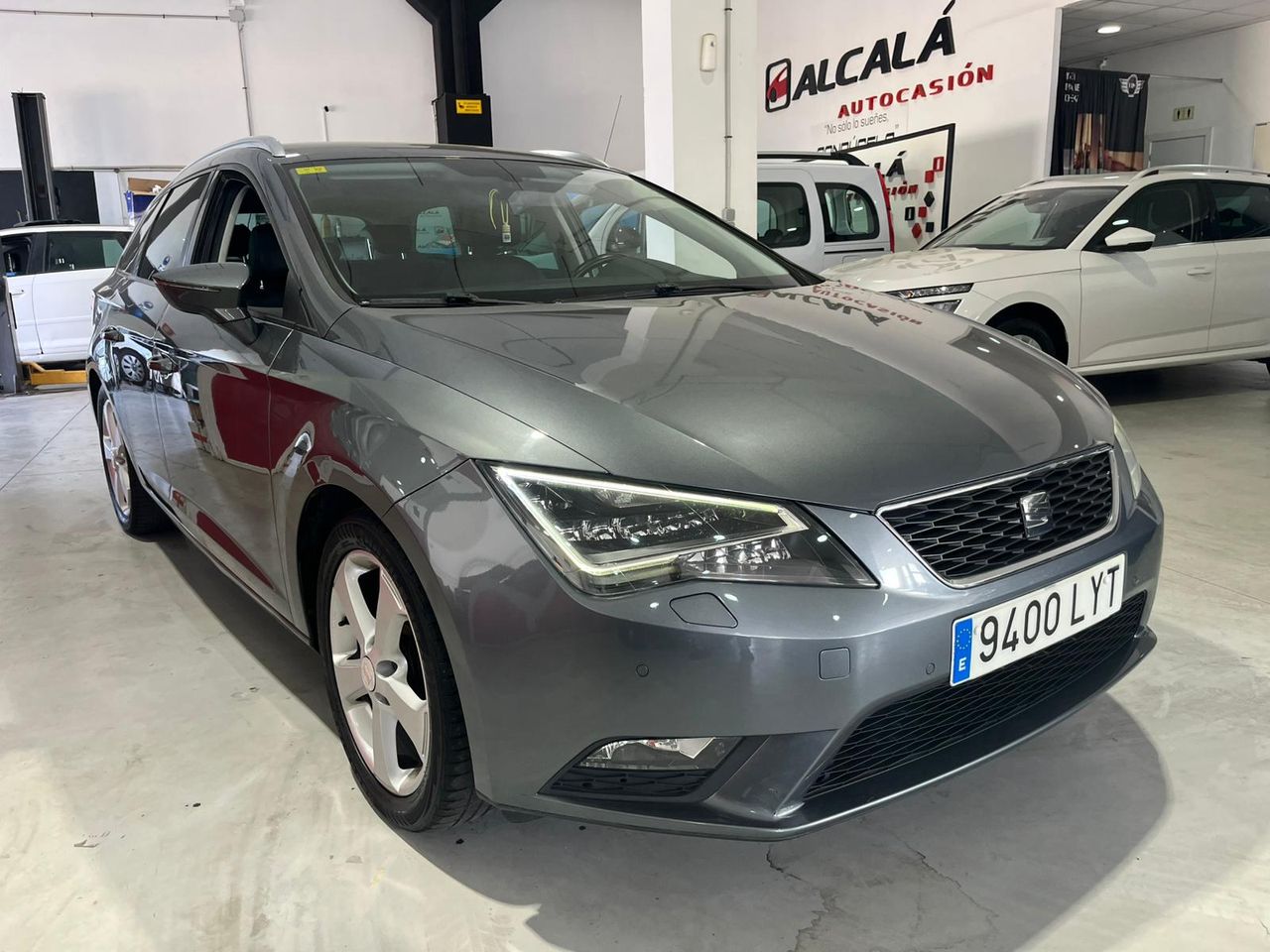 Seat Leon ST 1.6 TDI SYLE 110CV - Foto 4