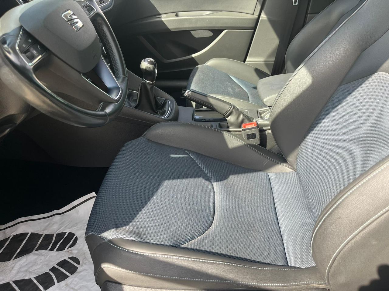 Seat Leon ST 1.6 TDI SYLE 110CV - Foto 7