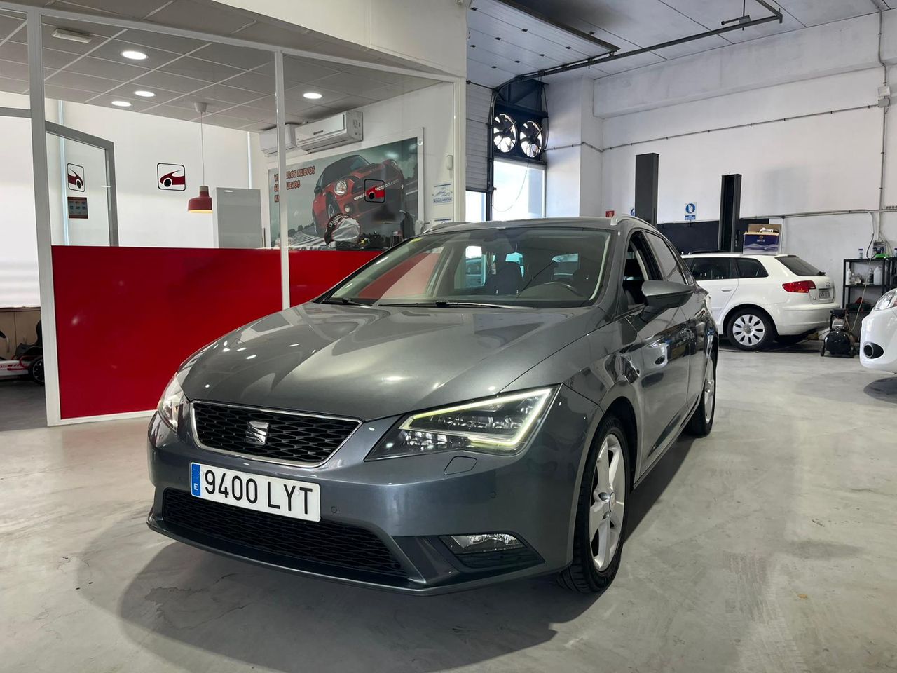 Seat Leon ST 1.6 TDI SYLE 110CV - Foto 41