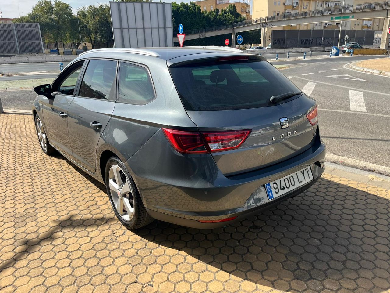 Seat Leon ST 1.6 TDI SYLE 110CV - Foto 25