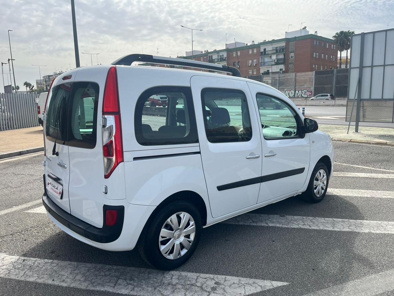 Renault Kangoo Combi 1.6 DCI Dinamique 90CV - Foto 7